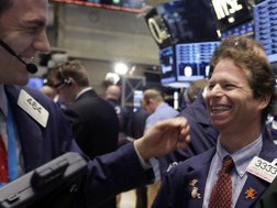 S&P 500 hướng tới năm tăng mạnh nhất kể từ 2003 