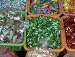 Bánh mứt Tết: Hàng dỏm ngập chợ