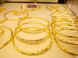 Xem xét điều chỉnh thuế xuất khẩu vàng trang sức