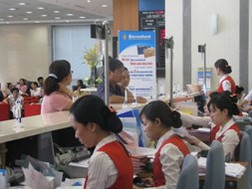 Sacombank đặt mục tiêu LNTT 3.200 tỷ đồng trong năm 2013