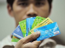 Sử dụng thẻ ngân hàng: "Tiện" nhưng phải "lợi"