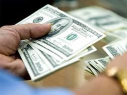 Giao dịch USD liên ngân hàng tăng vọt 150%