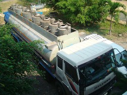 Xe bồn 79C-00382 bị tạm giữ tại Đội QLTT số 5