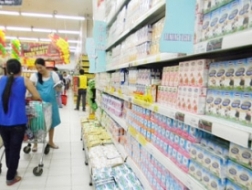 2.000 USD thuê bác sĩ đi&hellip; quảng cáo sữa!