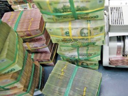 “Cờ” lãi suất đến tay ngân hàng cổ phần