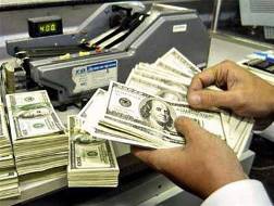 Giá USD ngân hàng và tự do đồng loạt giảm mạnh
