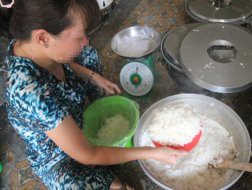 8.000 đồng/gói bột hóa chất hóa phép cơm trắng nở gấp đôi