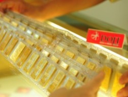 Giá vàng lên sát 38 triệu đồng/lượng