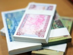 Nhân viên ngân hàng sốc vì lương 2,5 triệu/tháng