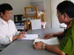 Một đối tượng trong đường dây làm giả "Hợp đồng bảo lãnh" của ngân hàng "giúp" DN chứng minh đủ năng lực tài chính thực hiện dự án.