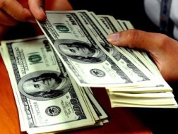 Ngân hàng lại đồng loạt nâng giá USD
