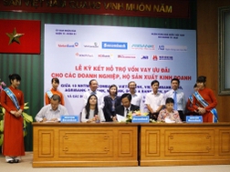 TP.HCM: 10 ngân hàng cho vay ưu đãi với các doanh nghiệp quận 5 và quận 10