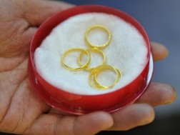 Một thời vốn vàng: “Cắn môi” ra đi