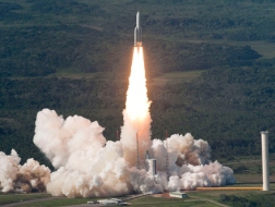 Vệ tinh VINASAT 2 rời bệ phóng vào quỹ đạo ngày 16/5/2012. Ảnh: Arianespace
