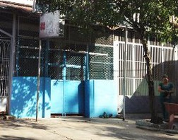 Căn nhà 32 Nguyễn Căn Cừ, phường 1, TP Sóc Trăng (cổng rào xanh) là địa chỉ thường trú của ông Khuân trước đây.Ảnh: Duy Khang