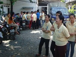 Công nhân ngừng việc đòi quyền lợi.