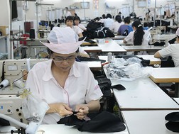 Kinh tế tăng trưởng sẽ góp phần nâng cao hiệu quả sản xuất và đời sống người lao động. Ảnh: HỒNG THÚY