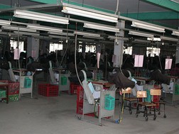 Lãnh đạo Công ty Magnicon (TP HCM), doanh nghiệp 100% vốn Đài Loan, đã bỏ trốn, để lại tiền nợ lương công nhân hàng tỉ đồng; cơ quan chức năng đang phải mở thủ tục phá sản. Ảnh: VĨNH TÙNG