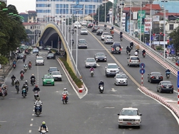  Có quỹ bảo trì, những cây cầu, con đường đẹp sẽ có “tuổi thọ” cao? (Ảnh cầu vượt Nguyễn Chí Thanh - Hà Nội). Ảnh: Hồng Vĩnh Có quỹ bảo trì, những cây cầu, con đường đẹp sẽ có “tuổi thọ” cao? (Ảnh cầu vượt Nguyễn Chí Thanh - Hà Nội). Ảnh: Hồng Vĩnh.
