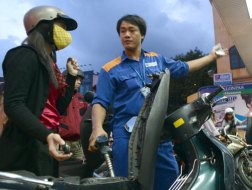 Petrolimex lời ít hay nhiều?