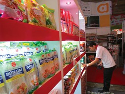 Sản phẩm Việt Nam ở hội chợ Interfood Indonesia. Ảnh: BSA