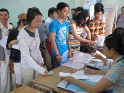Hiện nay, số lượng người đăng ký thất nghiệp cao, nhưng số lượng người học nghề lại ít. Ảnh: L.T
