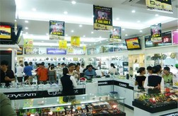 “Cuộc chiến” giành “ngôi vương” trên thị trường bán lẻ