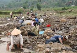 Khai thác khoáng sản trái phép, máu tài nguyên đang chảy