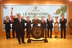Phó thủ tướng Nguyễn Văn Ninh đánh cồng khai trương phiên giao dịch đầu xuân Quý Tỵ tại HNX