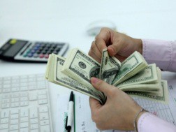 6 tháng cuối năm: Giữ nguyên lãi suất VND và giảm mạnh lãi suất USD 