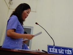 Cán bộ kiểm sát phải có giấy chứng minh khi làm việc