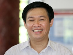  Dù đã chính thức nhận nhiệm vụ Trưởng Ban Kinh tế TƯ, ông Vương Đình Huệ vẫn là Bộ trưởng Tài chính. 