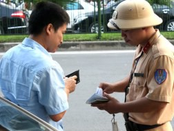 Không được dừng xe để xử phạt &ldquo;xe không chính chủ&rdquo;