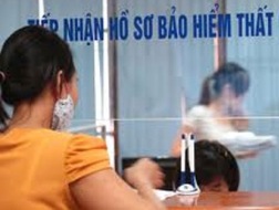 Năm 2013, chỉ tiêu được đặt ra là tỷ lệ thất nghiệp khu vực thành thị dưới 4%, tạo việc làm cho khoảng 1,6 triệu lao động, vẫn là những con số khá quen thuộc, cho dù nền kinh tế đang được nhận định với mức độ khó khăn ngày thêm trầm trọng.