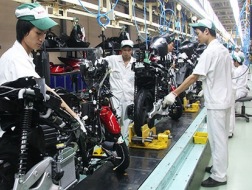 Việt Nam xuất xe máy: &ldquo;Bánh ngon&rdquo; không dễ nuốt