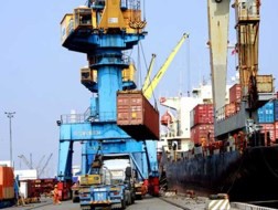 Thủ tướng chỉ đạo: "Khẩn trương cổ phần hóa cảng biển lớn"