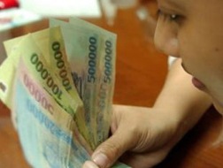 Chuyện &ldquo;ngồi chơi xơi nước&rdquo; và lương &ldquo;ba cọc ba đồng&rdquo;