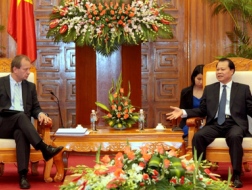 Phó Thủ tướng Vũ Văn Ninh tái khẳng định quyết tâm của Chính phủ trong việc kiên định mục tiêu ổn định kinh tế vĩ mô, đẩy nhanh tốc độ tái cấu trúc nền kinh tế. Ảnh: VGP/Xuân Tuyến