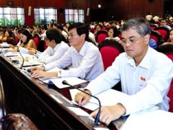 Tín nhiệm thấp thì nên từ chức ngay