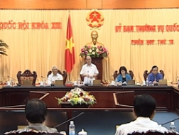 Khai mạc phiên họp thứ 18 của UBTVQH, sáng 14/5. Ảnh: VGP/Thành Chung