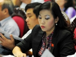 Không dễ cám dỗ đại biểu