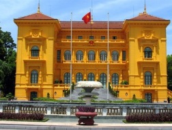 Chủ tịch nước thống lĩnh các lực lượng vũ trang: “Khó khả thi”