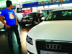 Sẽ giảm một nửa thuế, phí ôtô?