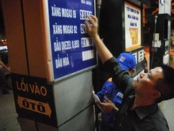 &ldquo;Xăng dầu đẩy CPI tháng 8 tăng thêm khoảng 0,15%&rdquo;