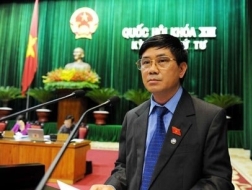 Chủ nhiệm UB Tư pháp Nguyễn Văn Hiện: khai thác tài nguyên đang như "nhà nghèo có gì bán được là bán". Ảnh: Minh Thăng 