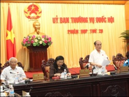 Chủ tịch Quốc hội Nguyễn Sinh Hùng phát biểu bế mạc phiên họp. Ảnh: VOV
