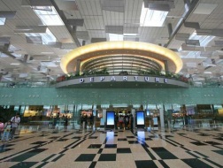 Changi giờ đây không chỉ là sân bay mà đã trở thành khu mua sắm lớn thứ hai Singapore