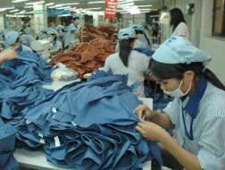 Cán cân thương mại 8 tháng 2013: Có xuất siêu nhẹ