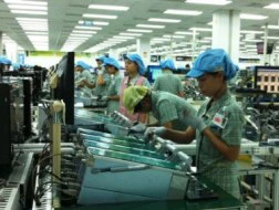 TP.HCM: Giám sát lương, thưởng Tết cho công nhân