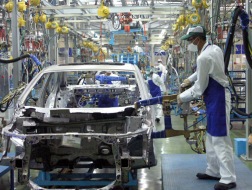 Sản xuất ôtô tại nhà máy của Công ty Honda VN - Ảnh: Tri Anh